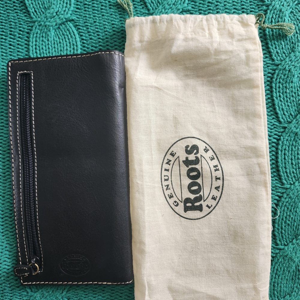 Roots Black Leather Wallet Classic Design
